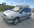 Серый Опель Зафира, объемом двигателя 1.6 л и пробегом 280 тыс. км за 2000 $, фото 1 на Automoto.ua