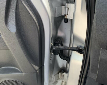 Серый Опель Зафира, объемом двигателя 1.9 л и пробегом 404 тыс. км за 6500 $, фото 30 на Automoto.ua