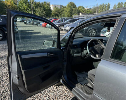 Серый Опель Зафира, объемом двигателя 1.8 л и пробегом 205 тыс. км за 6400 $, фото 7 на Automoto.ua