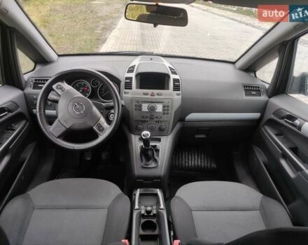 Серый Опель Зафира, объемом двигателя 1.9 л и пробегом 337 тыс. км за 2700 $, фото 10 на Automoto.ua
