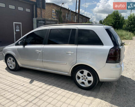 Серый Опель Зафира, объемом двигателя 1.9 л и пробегом 404 тыс. км за 6500 $, фото 3 на Automoto.ua