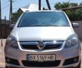 Серый Опель Зафира, объемом двигателя 1.6 л и пробегом 192 тыс. км за 4900 $, фото 1 на Automoto.ua