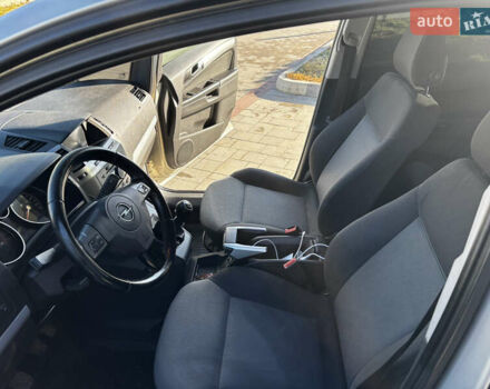 Сірий Опель Зафіра, об'ємом двигуна 1.91 л та пробігом 334 тис. км за 4400 $, фото 23 на Automoto.ua