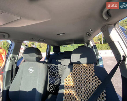 Серый Опель Зафира, объемом двигателя 1.6 л и пробегом 262 тыс. км за 6500 $, фото 8 на Automoto.ua