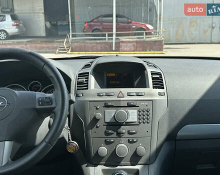 Серый Опель Зафира, объемом двигателя 1.6 л и пробегом 217 тыс. км за 5500 $, фото 23 на Automoto.ua