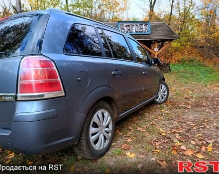 Серый Опель Зафира, объемом двигателя 1.9 л и пробегом 361 тыс. км за 4200 $, фото 1 на Automoto.ua