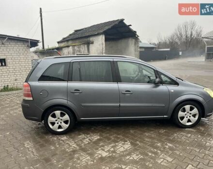 Серый Опель Зафира, объемом двигателя 1.9 л и пробегом 271 тыс. км за 2850 $, фото 5 на Automoto.ua