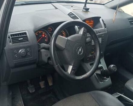 Серый Опель Зафира, объемом двигателя 1.9 л и пробегом 297 тыс. км за 5100 $, фото 2 на Automoto.ua