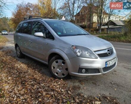 Серый Опель Зафира, объемом двигателя 1.8 л и пробегом 214 тыс. км за 5200 $, фото 4 на Automoto.ua