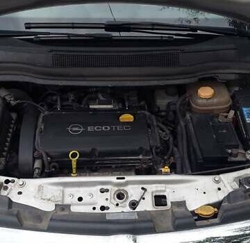 Серый Опель Зафира, объемом двигателя 1.8 л и пробегом 240 тыс. км за 4600 $, фото 4 на Automoto.ua