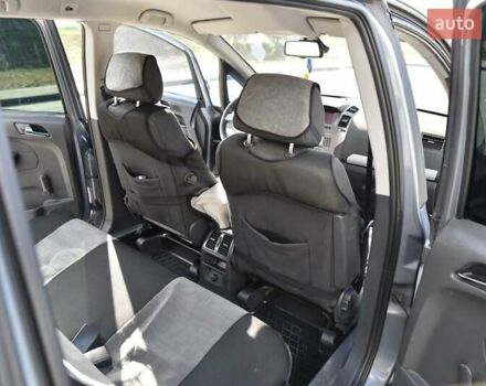 Серый Опель Зафира, объемом двигателя 1.9 л и пробегом 309 тыс. км за 4600 $, фото 26 на Automoto.ua