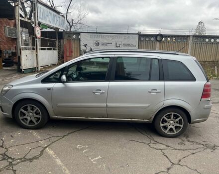 Серый Опель Зафира, объемом двигателя 1.9 л и пробегом 3 тыс. км за 2500 $, фото 2 на Automoto.ua