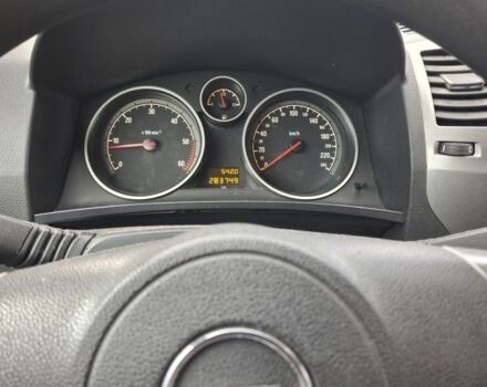 Серый Опель Зафира, объемом двигателя 1.9 л и пробегом 283 тыс. км за 5381 $, фото 12 на Automoto.ua