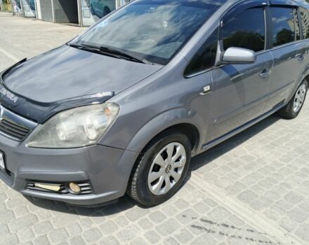 Серый Опель Зафира, объемом двигателя 1.8 л и пробегом 209 тыс. км за 5150 $, фото 4 на Automoto.ua