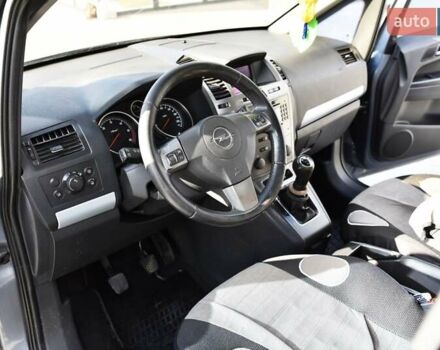 Серый Опель Зафира, объемом двигателя 1.9 л и пробегом 309 тыс. км за 4600 $, фото 17 на Automoto.ua