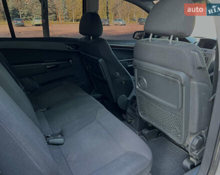 Серый Опель Зафира, объемом двигателя 1.9 л и пробегом 280 тыс. км за 4500 $, фото 6 на Automoto.ua