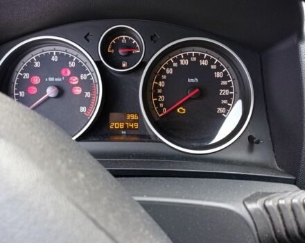 Серый Опель Зафира, объемом двигателя 1.6 л и пробегом 208 тыс. км за 5200 $, фото 5 на Automoto.ua