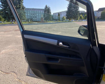 Серый Опель Зафира, объемом двигателя 1.6 л и пробегом 262 тыс. км за 6500 $, фото 5 на Automoto.ua