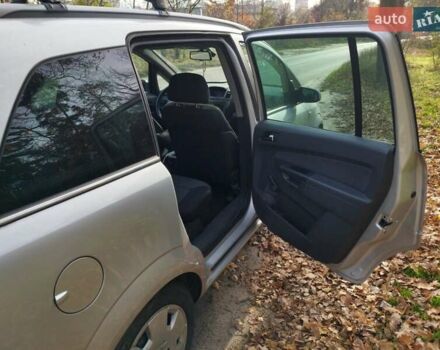 Серый Опель Зафира, объемом двигателя 1.8 л и пробегом 214 тыс. км за 5200 $, фото 22 на Automoto.ua