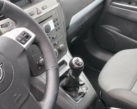 Серый Опель Зафира, объемом двигателя 1.6 л и пробегом 213 тыс. км за 5500 $, фото 6 на Automoto.ua