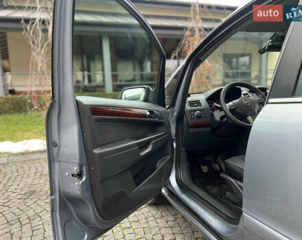 Серый Опель Зафира, объемом двигателя 1.9 л и пробегом 275 тыс. км за 4900 $, фото 24 на Automoto.ua