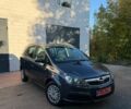 Серый Опель Зафира, объемом двигателя 1.8 л и пробегом 195 тыс. км за 5450 $, фото 1 на Automoto.ua