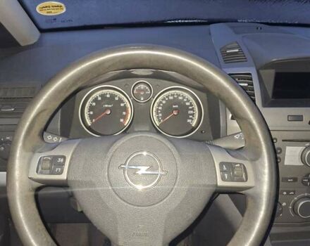 Серый Опель Зафира, объемом двигателя 1.8 л и пробегом 246 тыс. км за 5600 $, фото 13 на Automoto.ua