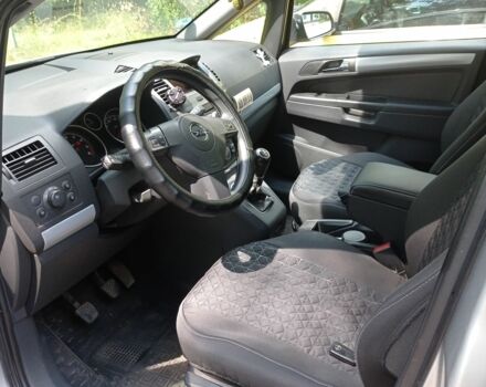 Серый Опель Зафира, объемом двигателя 1.6 л и пробегом 208 тыс. км за 5200 $, фото 8 на Automoto.ua