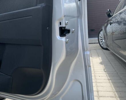 Серый Опель Зафира, объемом двигателя 1.9 л и пробегом 404 тыс. км за 6500 $, фото 20 на Automoto.ua