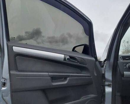 Серый Опель Зафира, объемом двигателя 1.91 л и пробегом 280 тыс. км за 4700 $, фото 12 на Automoto.ua