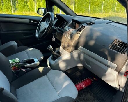 Сірий Опель Зафіра, об'ємом двигуна 1.9 л та пробігом 280 тис. км за 3600 $, фото 6 на Automoto.ua