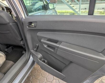 Серый Опель Зафира, объемом двигателя 0 л и пробегом 176 тыс. км за 5500 $, фото 16 на Automoto.ua