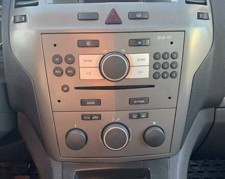 Серый Опель Зафира, объемом двигателя 1.9 л и пробегом 260 тыс. км за 5900 $, фото 17 на Automoto.ua