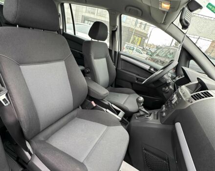 Серый Опель Зафира, объемом двигателя 1.8 л и пробегом 211 тыс. км за 5900 $, фото 8 на Automoto.ua