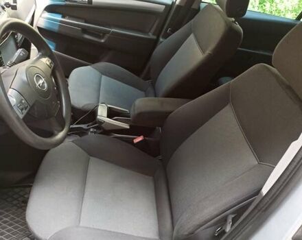 Серый Опель Зафира, объемом двигателя 1.9 л и пробегом 284 тыс. км за 4900 $, фото 12 на Automoto.ua