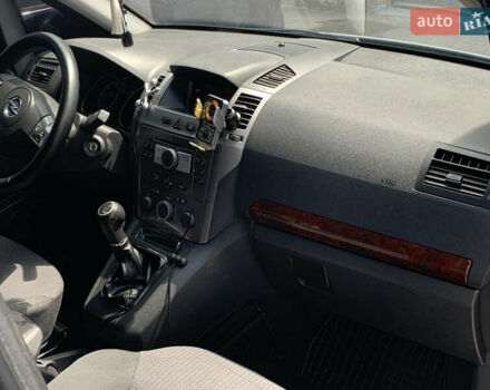 Серый Опель Зафира, объемом двигателя 1.9 л и пробегом 404 тыс. км за 6500 $, фото 24 на Automoto.ua