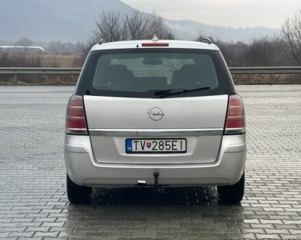 Серый Опель Зафира, объемом двигателя 1.9 л и пробегом 426 тыс. км за 2300 $, фото 3 на Automoto.ua