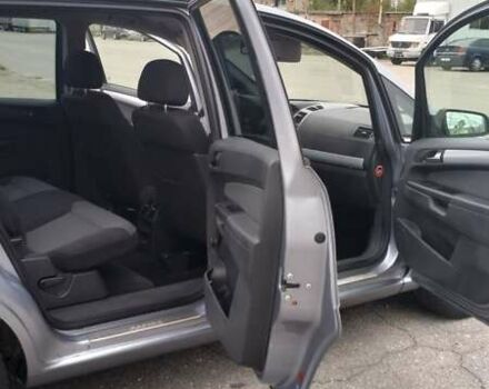 Серый Опель Зафира, объемом двигателя 1.6 л и пробегом 213 тыс. км за 5500 $, фото 12 на Automoto.ua