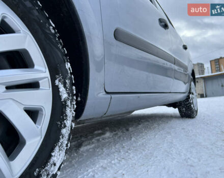 Серый Опель Зафира, объемом двигателя 1.6 л и пробегом 291 тыс. км за 3950 $, фото 18 на Automoto.ua