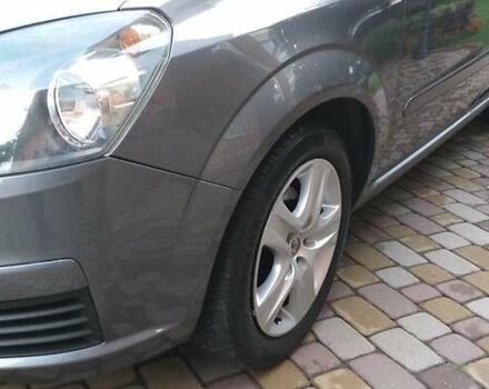 Серый Опель Зафира, объемом двигателя 1.6 л и пробегом 211 тыс. км за 5400 $, фото 9 на Automoto.ua