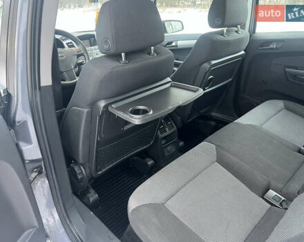 Серый Опель Зафира, объемом двигателя 1.9 л и пробегом 218 тыс. км за 6500 $, фото 26 на Automoto.ua