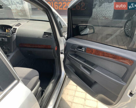 Серый Опель Зафира, объемом двигателя 1.9 л и пробегом 404 тыс. км за 6500 $, фото 25 на Automoto.ua