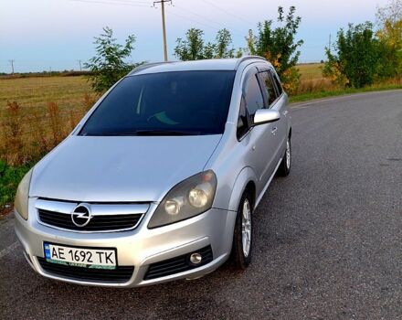 Серый Опель Зафира, объемом двигателя 1.9 л и пробегом 345 тыс. км за 4700 $, фото 4 на Automoto.ua