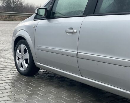 Серый Опель Зафира, объемом двигателя 1.9 л и пробегом 426 тыс. км за 2300 $, фото 7 на Automoto.ua