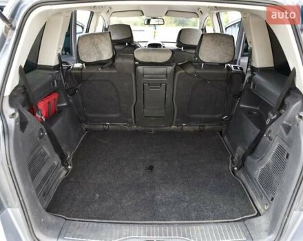 Серый Опель Зафира, объемом двигателя 1.9 л и пробегом 309 тыс. км за 4600 $, фото 25 на Automoto.ua