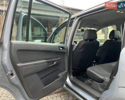 Серый Опель Зафира, объемом двигателя 1.9 л и пробегом 275 тыс. км за 4900 $, фото 35 на Automoto.ua