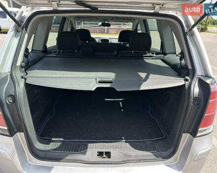 Серый Опель Зафира, объемом двигателя 1.6 л и пробегом 217 тыс. км за 5500 $, фото 31 на Automoto.ua