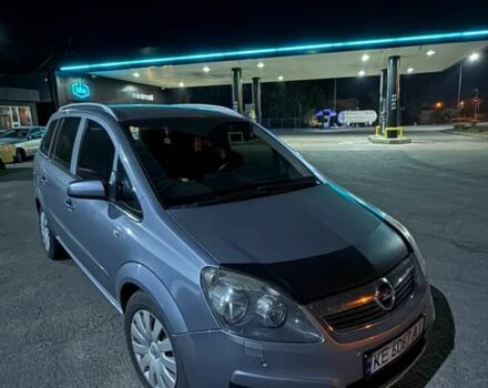 Серый Опель Зафира, объемом двигателя 1.6 л и пробегом 270 тыс. км за 5000 $, фото 1 на Automoto.ua