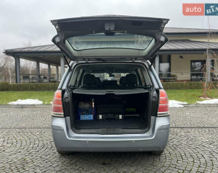 Серый Опель Зафира, объемом двигателя 1.9 л и пробегом 275 тыс. км за 4900 $, фото 17 на Automoto.ua