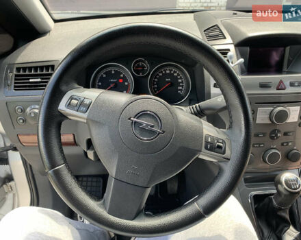 Серый Опель Зафира, объемом двигателя 1.9 л и пробегом 404 тыс. км за 6500 $, фото 21 на Automoto.ua